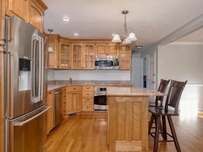 21 Strawberry Ln, Whitman MA 02382