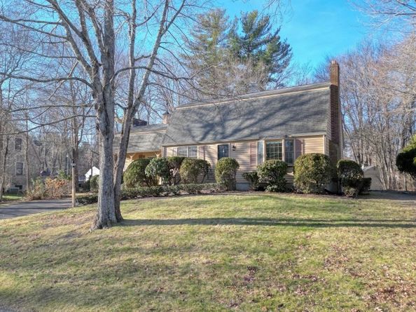 21 Strawberry Ln, Whitman MA 02382