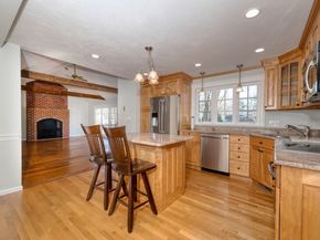 21 Strawberry Ln, Whitman MA 02382