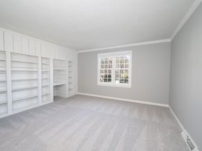 21 Strawberry Ln, Whitman MA 02382