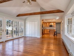 21 Strawberry Ln, Whitman MA 02382