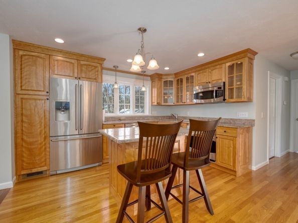 21 Strawberry Ln, Whitman MA 02382