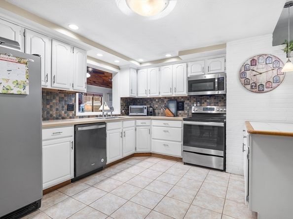 13 Edith Rd, Framingham MA 01701