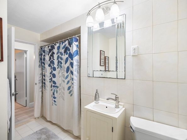 13 Edith Rd, Framingham MA 01701