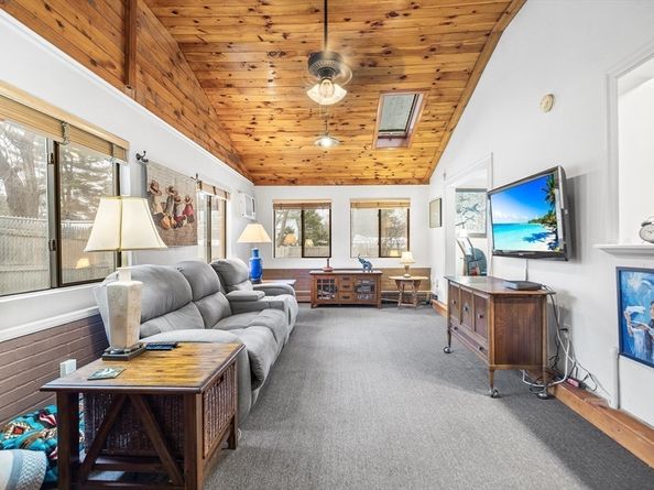 13 Edith Rd, Framingham MA 01701