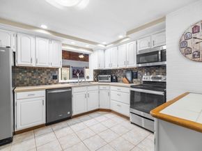 13 Edith Rd, Framingham MA 01701