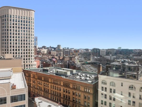 400 Stuart St 17C, Boston MA 02116