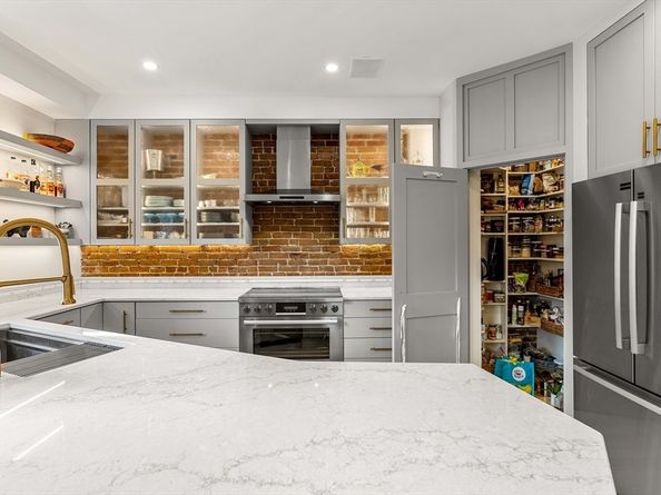 118 Pearl St 2, Cambridge MA 02139