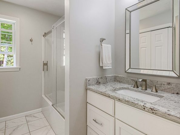 6 Blackwell Dr, Charlton MA 01507