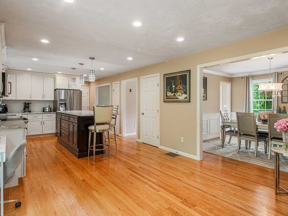 6 Blackwell Dr, Charlton MA 01507