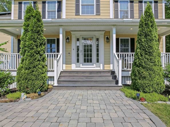 6 Blackwell Dr, Charlton MA 01507