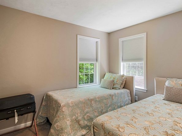 6 Blackwell Dr, Charlton MA 01507