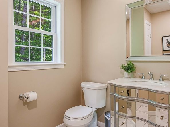 6 Blackwell Dr, Charlton MA 01507