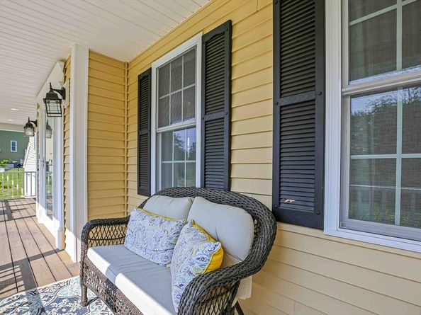 6 Blackwell Dr, Charlton MA 01507
