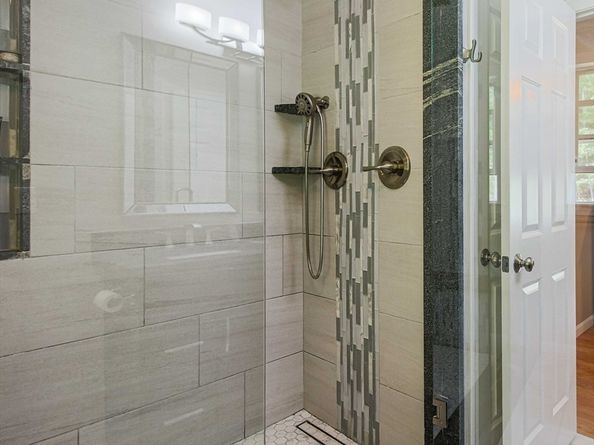 6 Blackwell Dr, Charlton MA 01507
