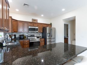 6 Knotts St 6, Hudson MA 01749