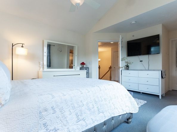 6 Knotts St 6, Hudson MA 01749
