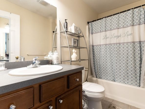6 Knotts St 6, Hudson MA 01749