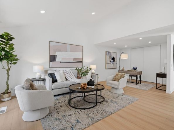 20288 Northwest Square, Cupertino CA 95014