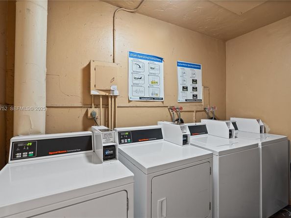 9972 SW 88th St 1126, Miami FL 33176