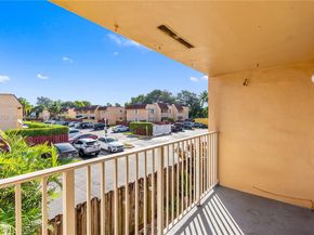 9972 SW 88th St 1126, Miami FL 33176