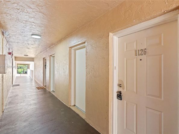 9972 SW 88th St 1126, Miami FL 33176
