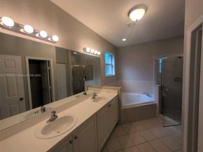 146 NE 36th Ter, Homestead FL 33033