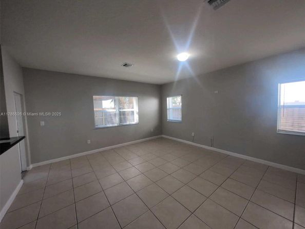 146 NE 36th Ter, Homestead FL 33033