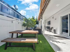 230 NE 212th St, Miami FL 33179