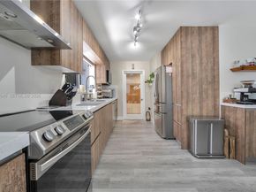 230 NE 212th St, Miami FL 33179