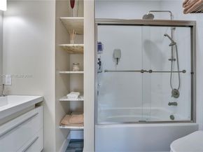 230 NE 212th St, Miami FL 33179