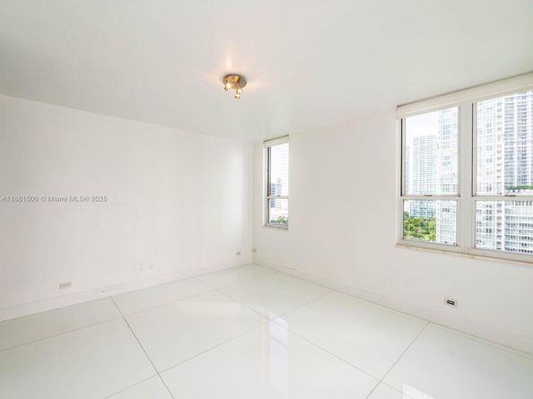 701 Brickell Key Blvd 1504, Miami FL 33131