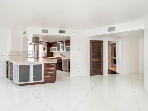 701 Brickell Key Blvd 1504, Miami FL 33131