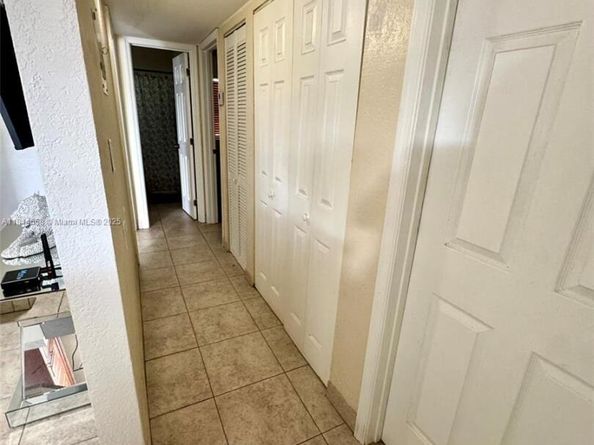 4050 NW 135th St 1511, Opa-Locka FL 33054