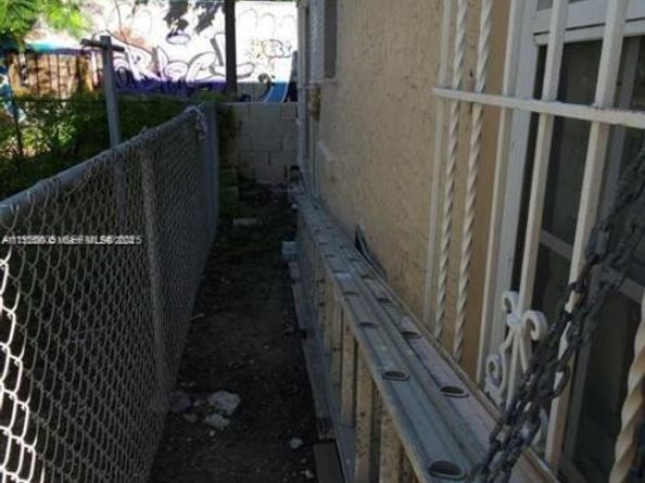 251 NW 34th Ter, Miami FL 33127