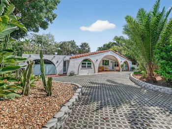 716 Coconut Dr