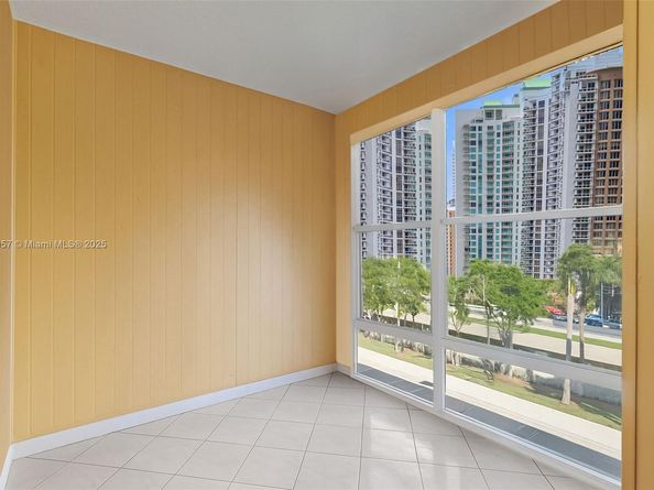 17620 Atlantic Blvd 316, Sunny Isles Beach FL 33160