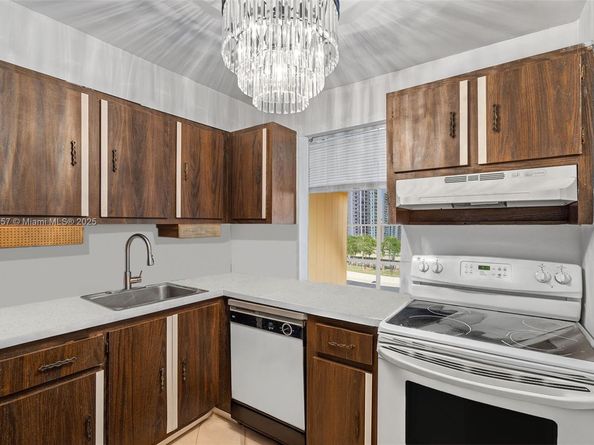 17620 Atlantic Blvd 316, Sunny Isles Beach FL 33160