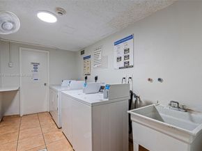 17620 Atlantic Blvd 316, Sunny Isles Beach FL 33160