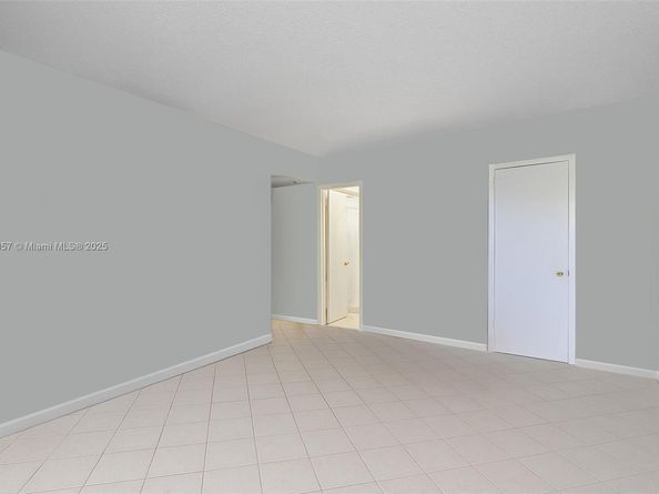 17620 Atlantic Blvd 316, Sunny Isles Beach FL 33160