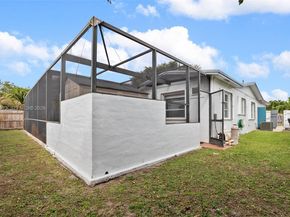 6572 SW 8th Ct, North Lauderdale FL 33068