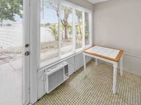 18801 NE 2nd Ave 1006, Miami FL 33179