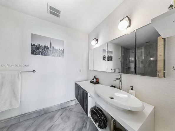 1000 Venetian Way 708, Miami FL 33139