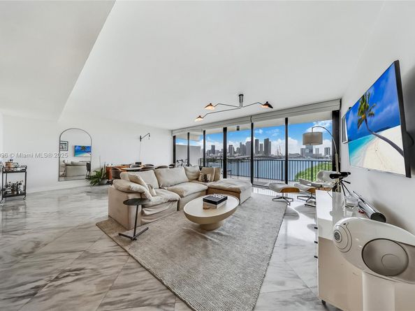 1000 Venetian Way 708, Miami FL 33139