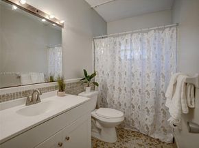 4340 NW 46th Ter, Lauderdale Lakes FL 33319