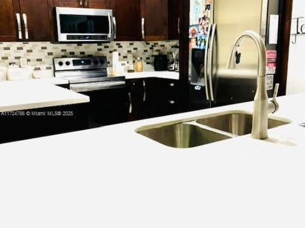 4357 Magnolia Ridge Dr, Weston FL 33331