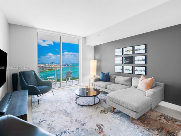 253 NE 2nd St 2503, Miami FL 33132