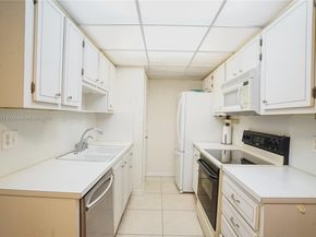 670 Tennis Club Dr 307, Fort Lauderdale FL 33311