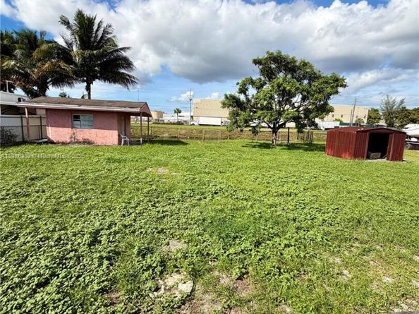 3561 NW 106th St, Miami FL 33147