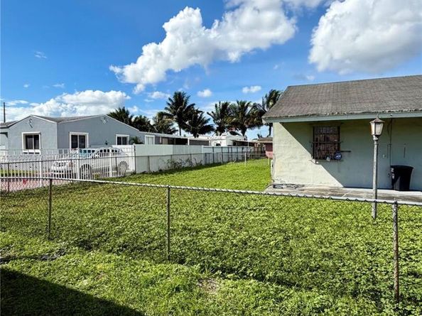 3561 NW 106th St, Miami FL 33147